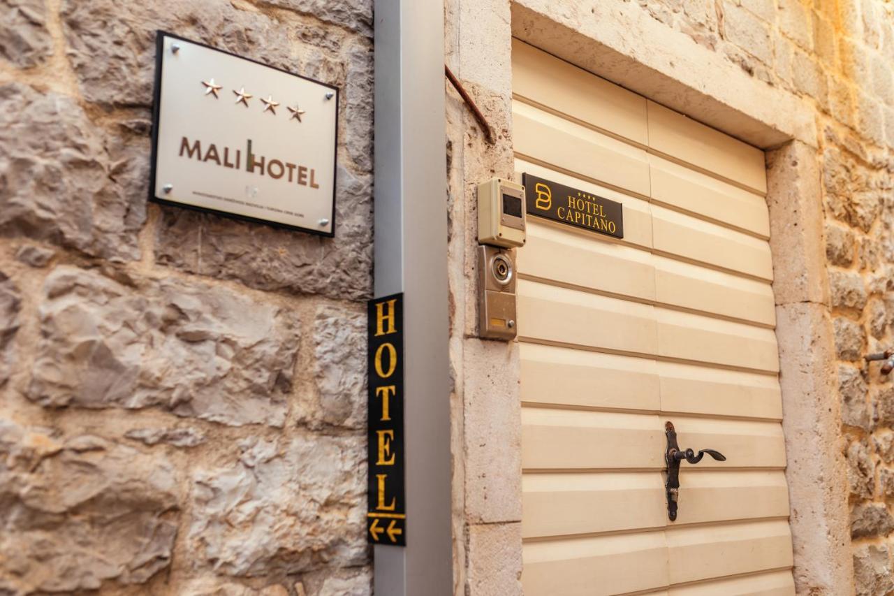 הרצג-נובי Boutique Hotel Capitano מראה חיצוני תמונה