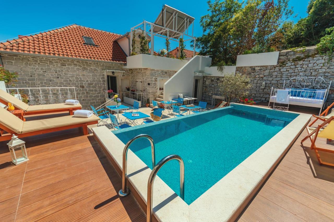 הרצג-נובי Boutique Hotel Capitano מראה חיצוני תמונה